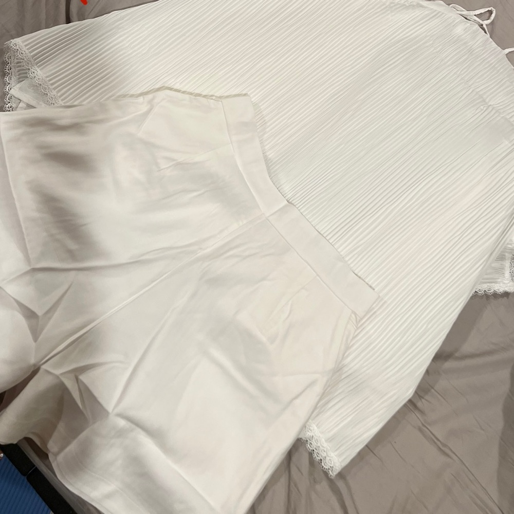 Set of two pieces